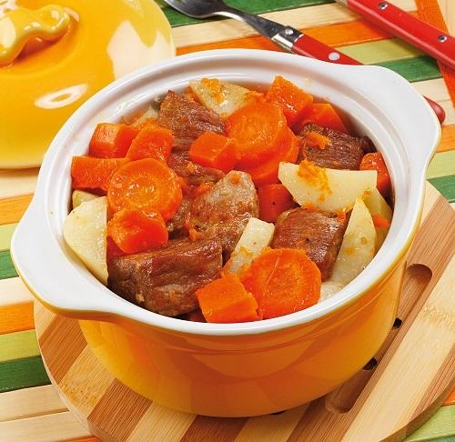 Мясо в белом вине с овощами/Фото: Олег Кулагин/BurdaMedia Мясо в белом вине с овощами/Фото: Олег Кулагин/BurdaMedia