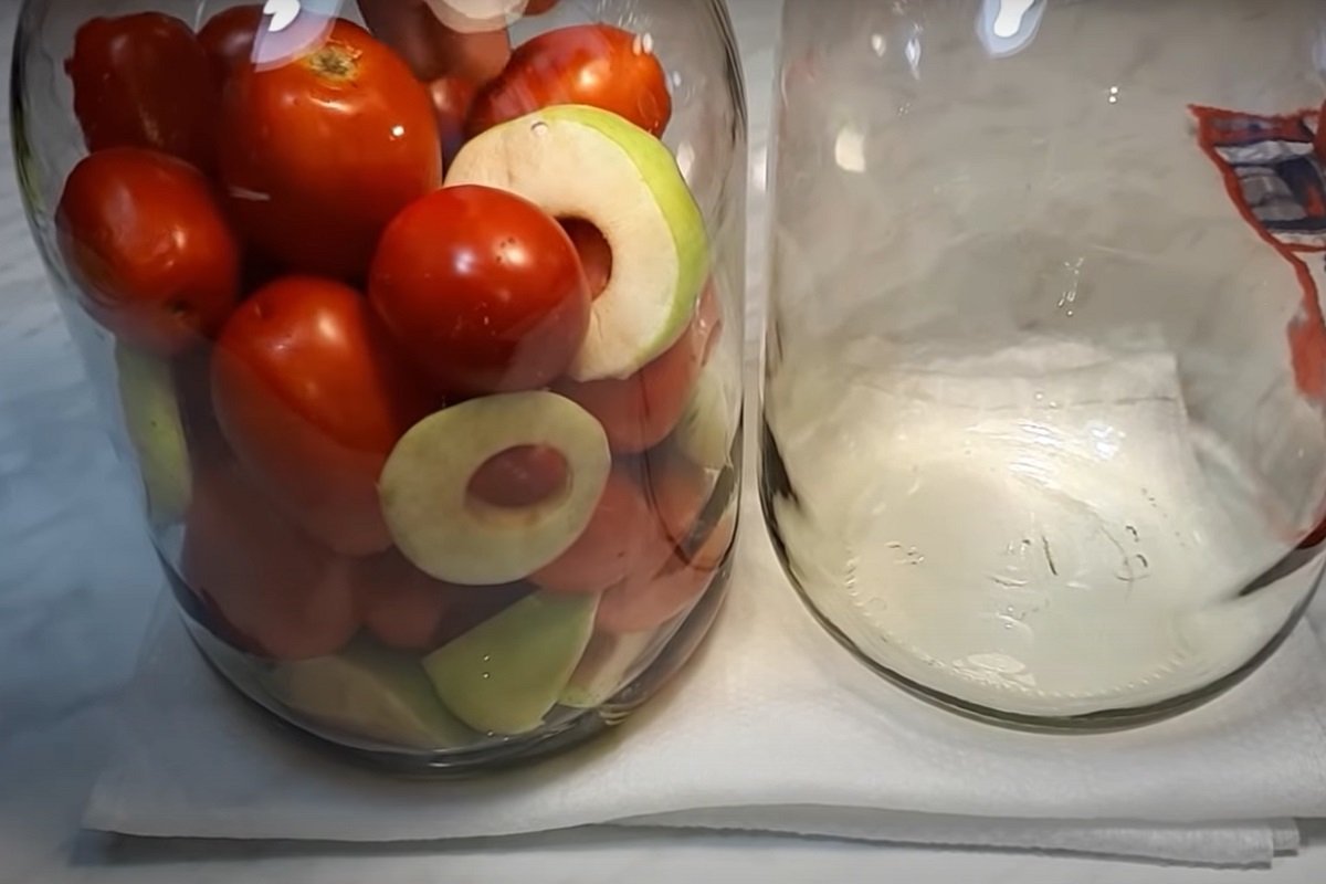 рецепт помидоров с яблоками