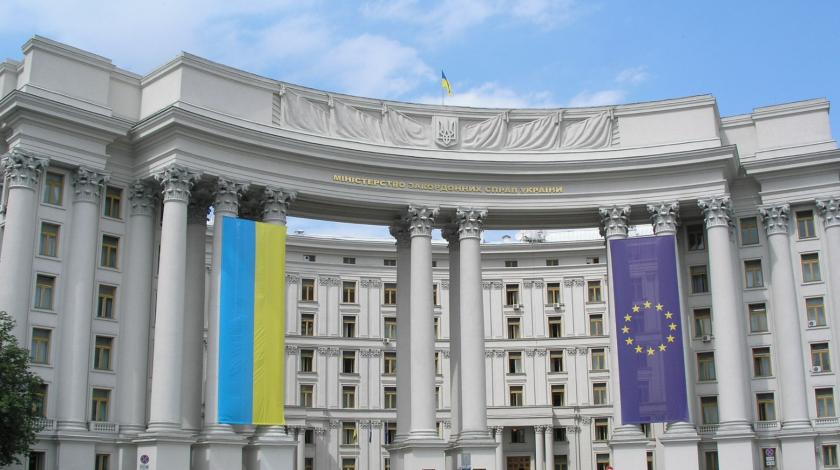 Украину обрастает европейскими недругами
