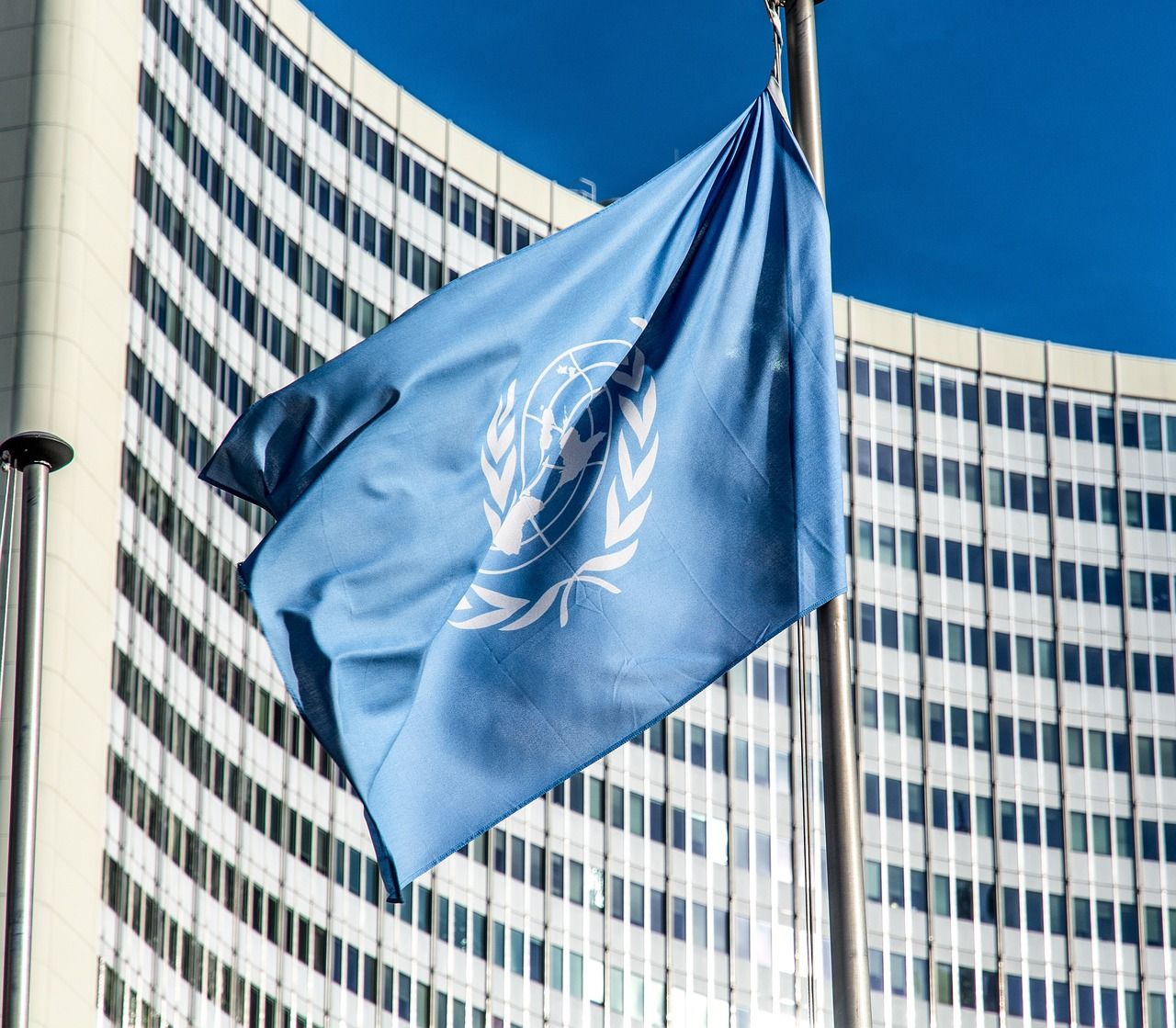 ООН сокращает расходы на найм персонала и кондиционирование воздуха из-за ограниченного бюджета