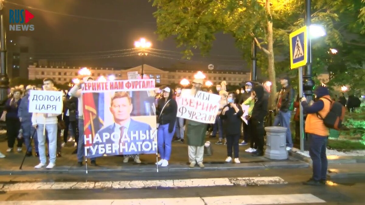 Да что ж такое? Люди ходят, ходят. И чего?