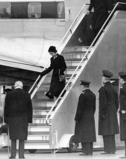 Секретное платье Кейт Миддлтон. Она всегда берет его в турне, но ни разу еще не надела Секретное платье Кейт Миддлтон. Она всегда берет его в турне, но ни разу еще не надела