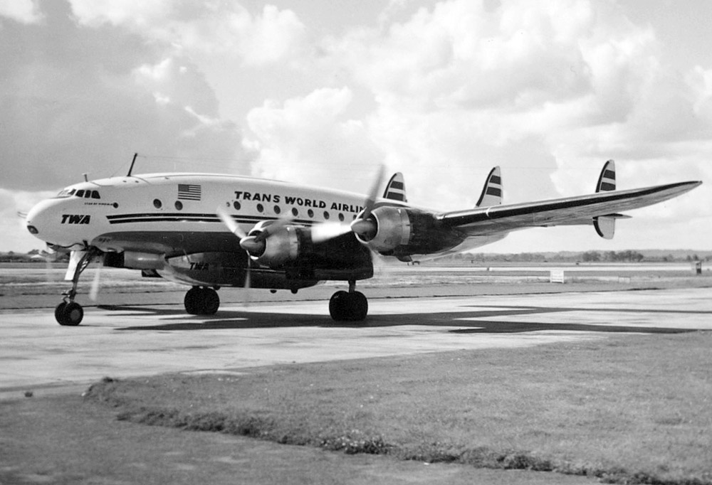 Lockheed Constellation Trans World Airlines в аэропорту Хитроу