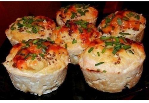 Куриные маффины с йогуртовой заливкой. Куриные маффины с йогуртовой заливкой.