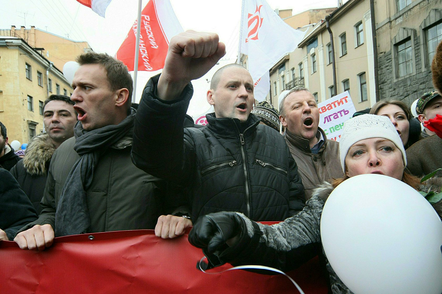 Удальцов и Навальный на митинге 2012 года.png Удальцов и Навальный на митинге 2012 года.png
