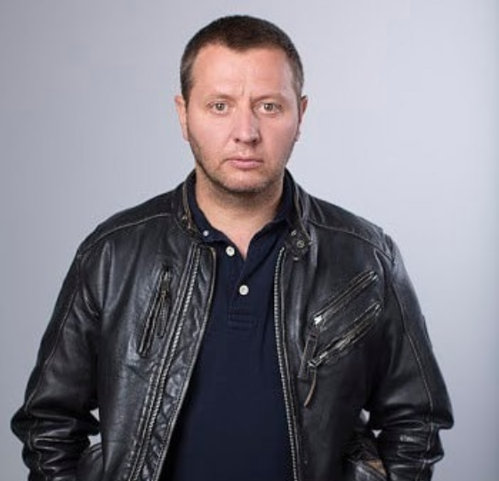 Владислав Котлярский - 12 интересных фактов о звезде сериала "Карпов" Владислав Котлярский - 12 интересных фактов о звезде сериала "Карпов"