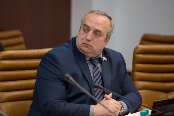 "Ее просто разорвут в клочья", - Клинцевич предрекает Мэй незавидную судьбу из-за "наезда" на Россию "Ее просто разорвут в клочья", - Клинцевич предрекает Мэй незавидную судьбу из-за "наезда" на Россию