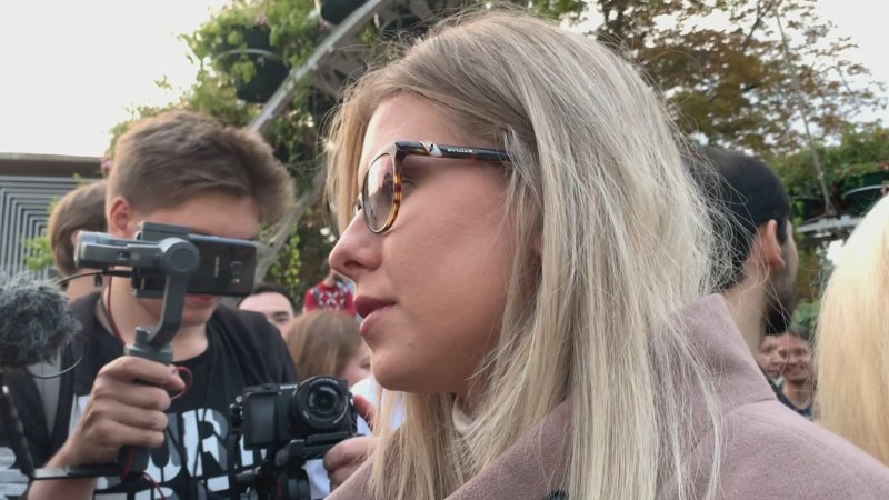 Рябцева возмутилась наглым поведением Соболь во время минуты молчания в МГИК