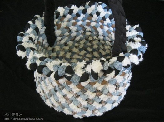 Необычный и простой способ плетения из остатков ткани