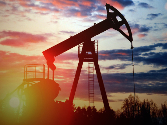 Сверхдоходы России от нефти собрались отправить за рубеж Сверхдоходы России от нефти собрались отправить за рубеж