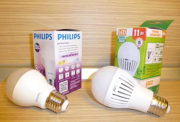 лампа фирмы PHILIPS