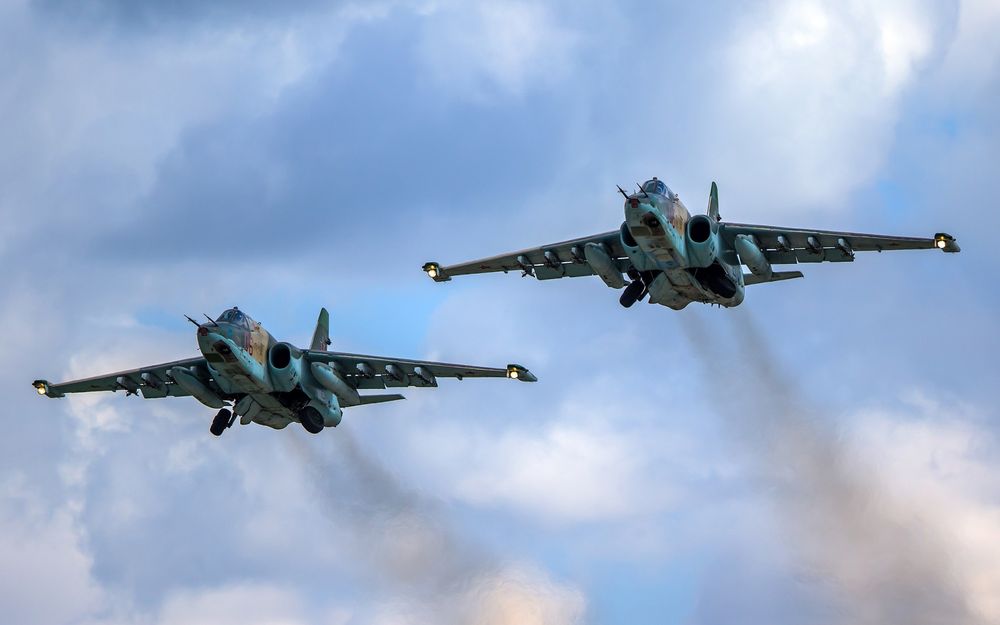 Россия направила к Крымскому мосту штурмовики ВКС Россия направила к Крымскому мосту штурмовики ВКС