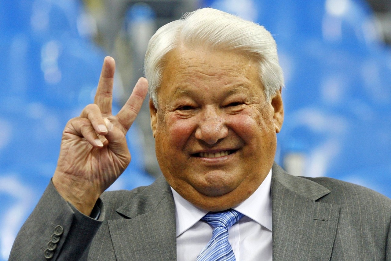 Ельцин: - 5 августа 1999, рано утром, я встретился с Путиным. Ельцин: - 5 августа 1999, рано утром, я встретился с Путиным.