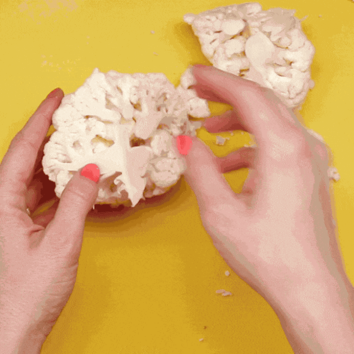 Как правильно нарезать цветную капусту: а дальше руками.