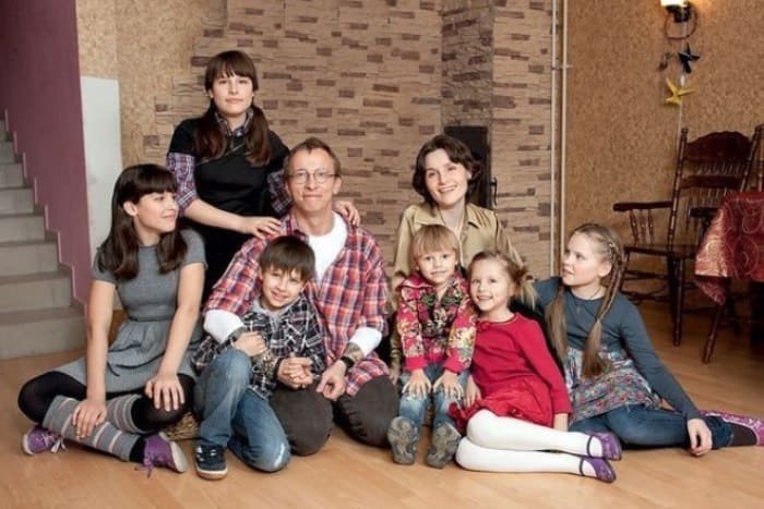 Оксана Охлобыстина с семьей | Фото: 24smi.org Оксана Охлобыстина с семьей | Фото: 24smi.org