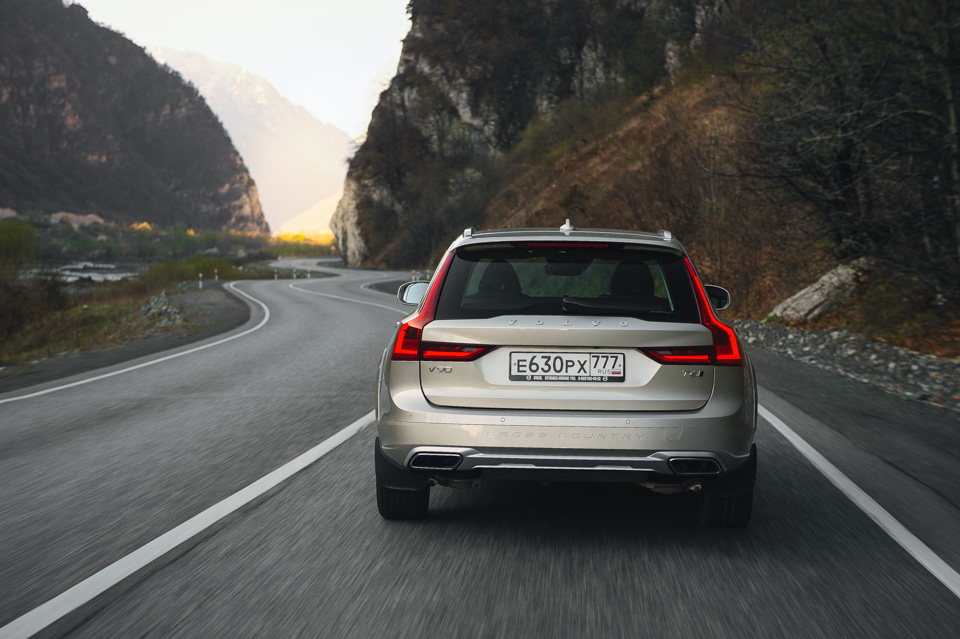 Тестируем новый Volvo V90 Cross Country в горах южной России. Фото 9