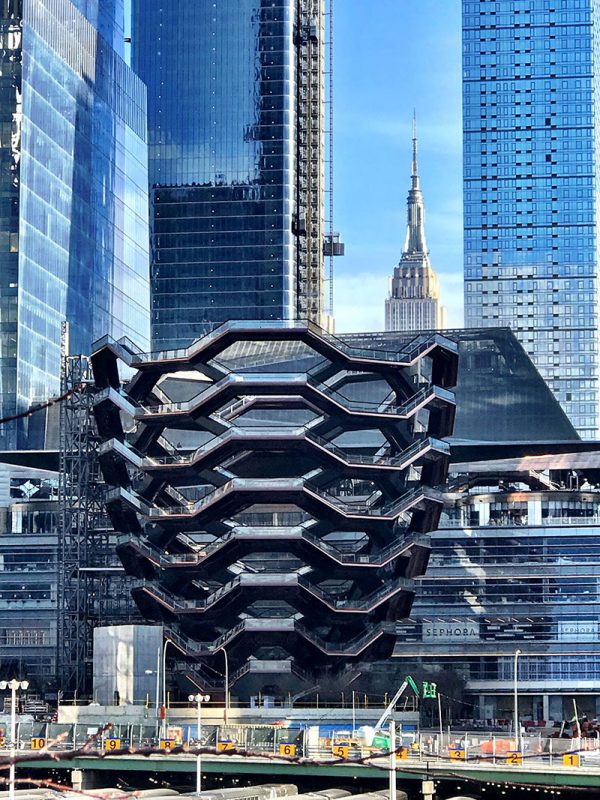 Грандиозная лестница, ведущая в никуда: в Нью-Йорке появилась новая достопримечательность