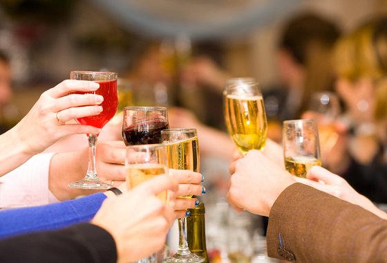 6 правил обращения с алкоголем во время праздников