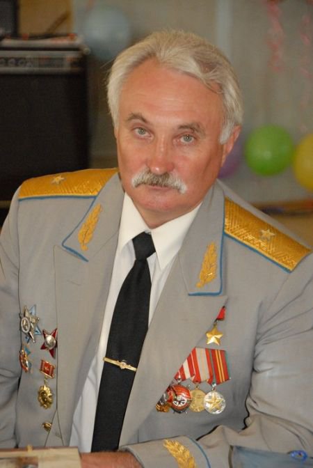 Александр Солуянов - прототип героя песни Комбат группы "Любэ" Александр Солуянов - прототип героя песни Комбат группы "Любэ"