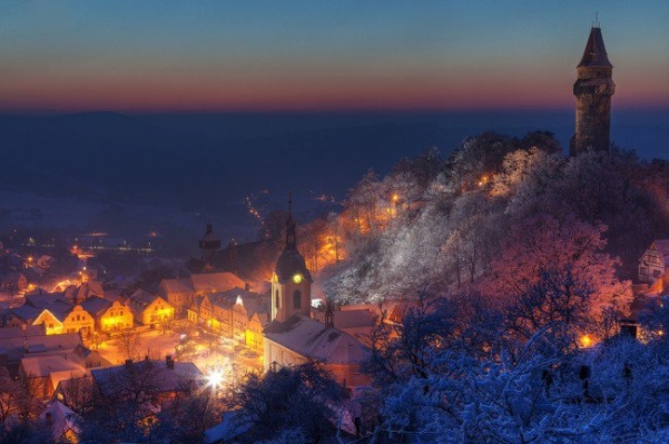 wintertowns09-650x432_601x399