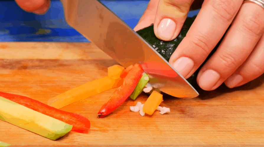 Нетривиальная подача обычных огурцов: оригинально, просто и вкусно Нетривиальная подача обычных огурцов: оригинально, просто и вкусно