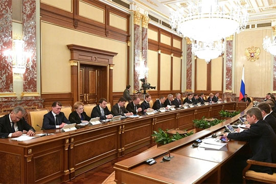 «Я думаю, что Путин уже осенью или в конце года, самое позднее – в начале следующего года должен сделать зачистку правительства номер два» «Я думаю, что Путин уже осенью или в конце года, самое позднее – в начале следующего года должен сделать зачистку правительства номер два»