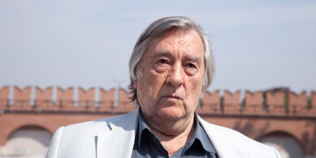 "Цитадель гитлеризма": Проханов призвал установить над Ельцин-центром знамя Победы