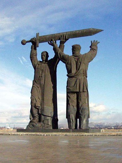Про "Родину мать" на Мамаевом Кургане. Про "Родину мать" на Мамаевом Кургане.