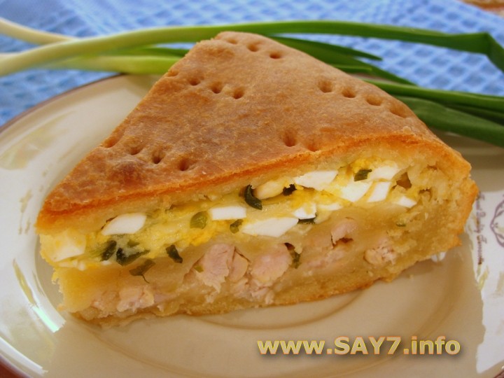 Пирог с мясом, луком, яйцами и сыром