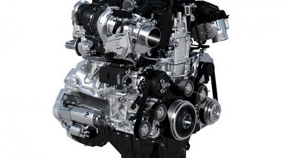 Jaguar Land Rover переходит на моторы нового поколения