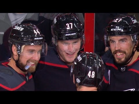 Свечников забил первый гол в НХЛ (видео)