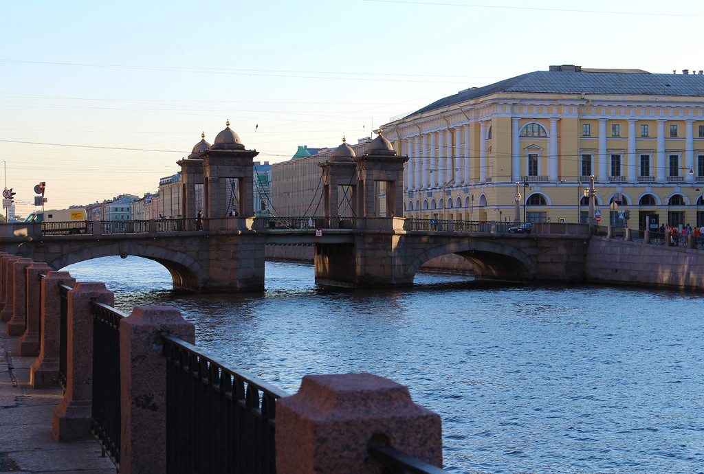 Мост Ломоносова (Чернышёв мост) через р. Фонтанку по улице Ломоносова, Центральный район, Санкт-Петербург.jpg Мост Ломоносова (Чернышёв мост) через р. Фонтанку по улице Ломоносова, Центральный район, Санкт-Петербург.jpg