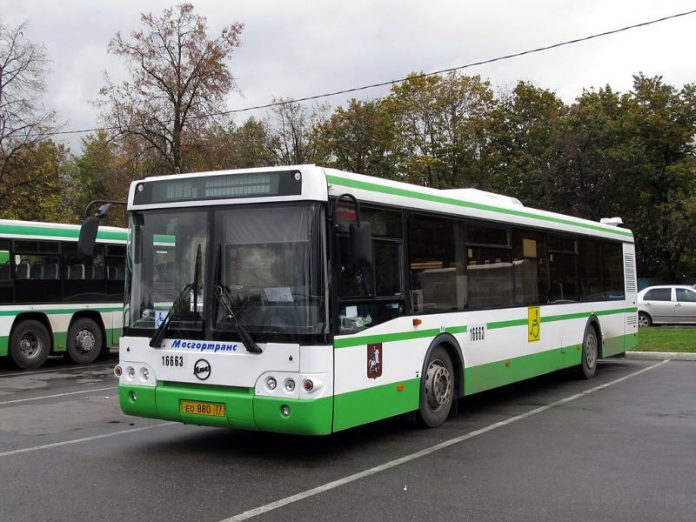 3043090