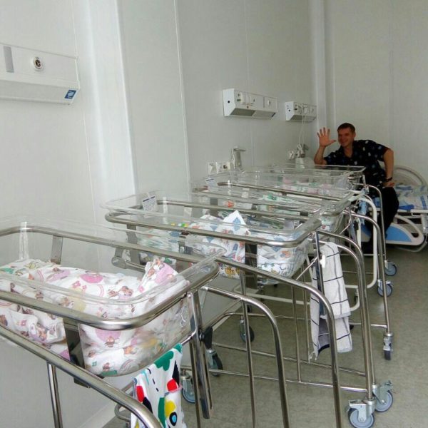 «Выходи, там тебя пятеро детей ждут» – после родов и наркоза мама очень удивилась... «Выходи, там тебя пятеро детей ждут» – после родов и наркоза мама очень удивилась...