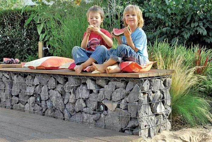 Садовая скамья из габиона. Садовая скамья из габиона.