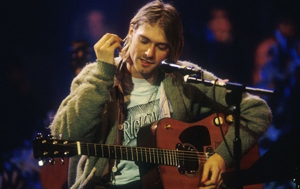 Самой дорогой гитарой в истории стал инструмент Курта Кобейна с концерта Nirvana MTV Unplugged