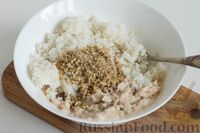 Фото приготовления рецепта: Котлеты из фасоли и риса с орехами - шаг №6