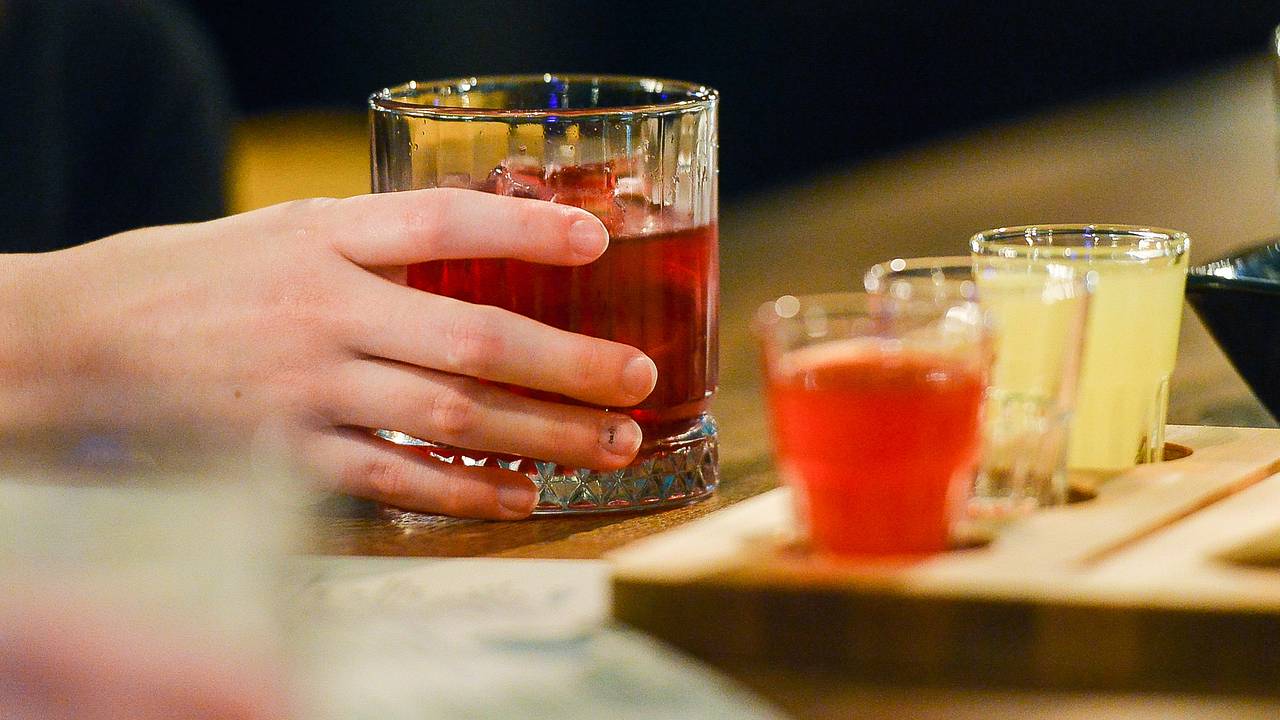 Врач назвал самые опасные для организма сочетания с алкоголем