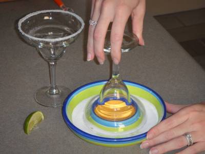 Украшаем бокалы для коктейлей. С праздником по жизни