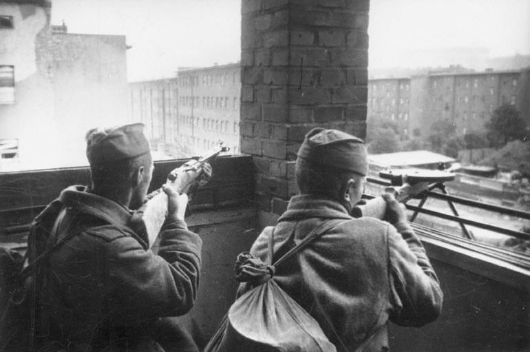 Мультатули Петр: В тот день когда взяли Берлин и фотографии Берлина 1945 Мультатули Петр: В тот день когда взяли Берлин и фотографии Берлина 1945