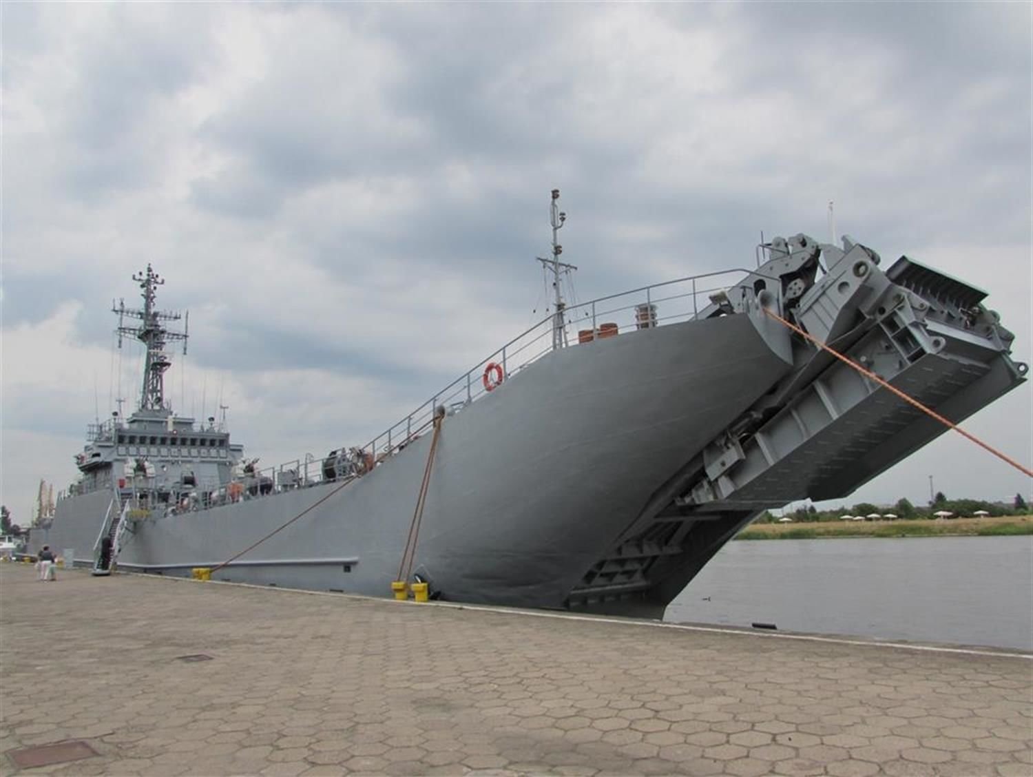 Корабль НАТО едва не пошел на дно во время учений в Балтийском море