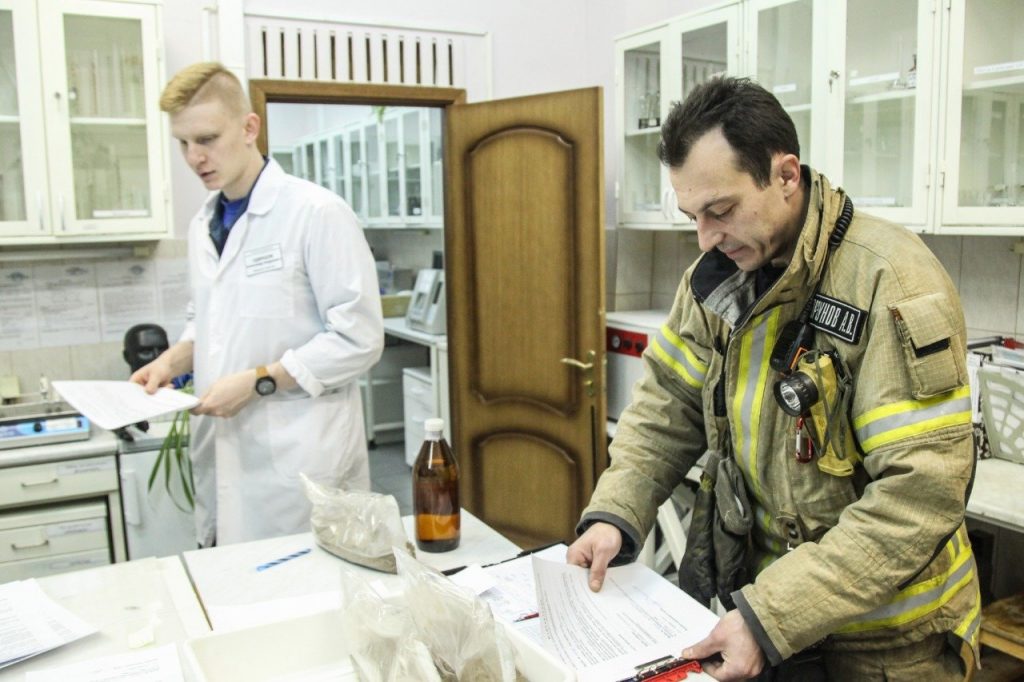 Спасатели осуществляют контроль окружающей среды в столице