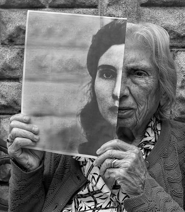 Снова молода душой: фотоцикл для матери от любящего сына Как сын вернул к жизни 91-летнюю мать, предложив ей стать героиней фотоцикла
