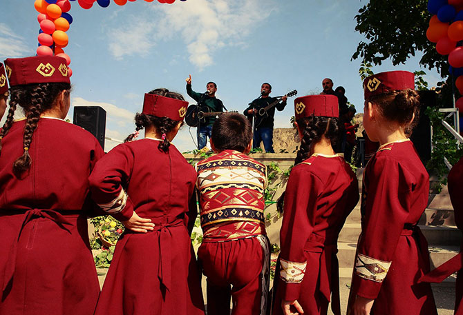 Как в армянском Арени проходит фестиваль вина