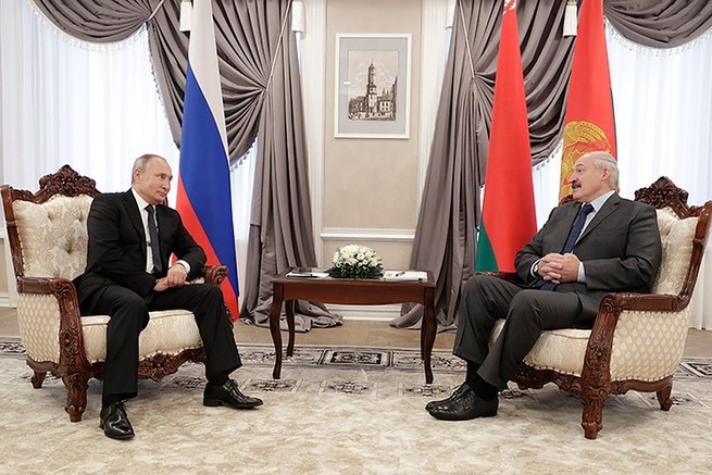 Путин отобрал у Лукашенко возможность продавать нефть Порошенко