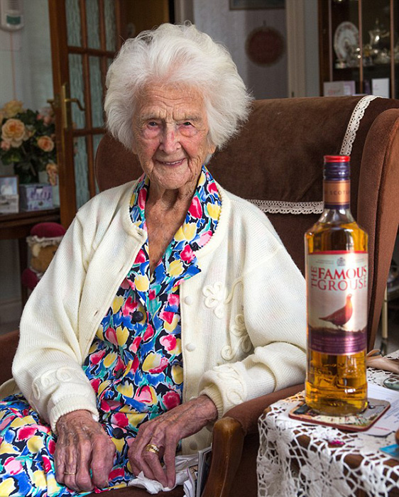 Самая пожилая жительница Великобритании открыла секрет долголетия