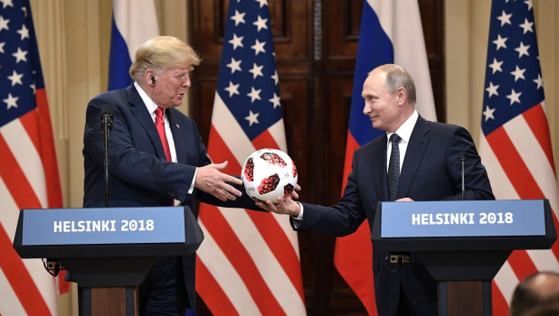 Владимир Путин и Дональд Трамп. Владимир Путин и Дональд Трамп.