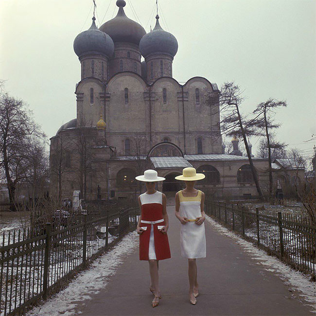 8 ярких фото голландских моделей в мрачном СССР