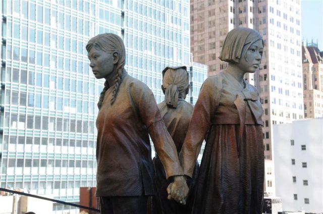 Комфортные женщины: в США установили памятник жертвам секс-рабства в Японии