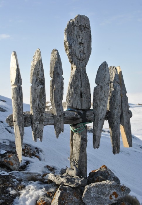 Идолы ненцев. /Фото:goru.travel Идолы ненцев. /Фото:goru.travel